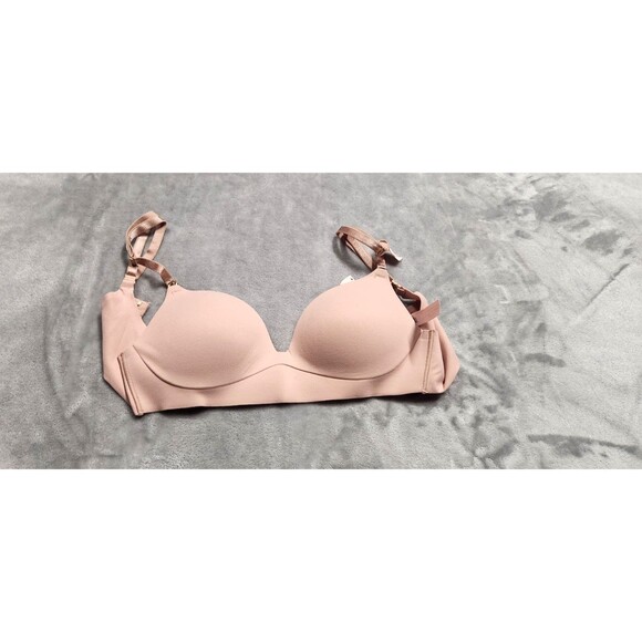 Victoria's Secret 32B Macaron Love Cloud Smooth Wireless Push-Up Plunge Bra NWT - Picture 1 of 4